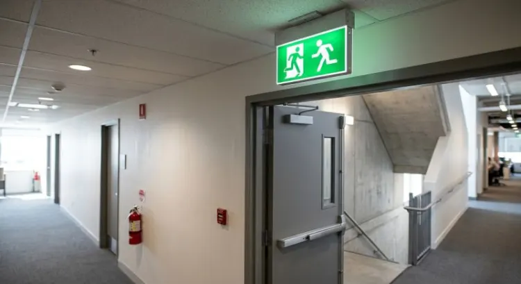 Recevoir du public dans ses locaux : la checklist ERP de catégorie 5 pour un commerce ou un bureau